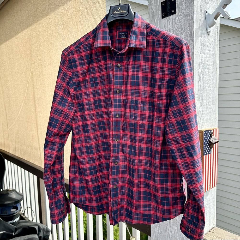 UNTUCKit Red and Navy Checkered Shirt, Large, Non Iron, Mens
